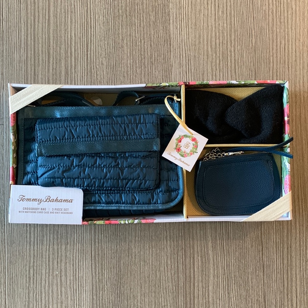 Tommy Bahama 3 Piece Set